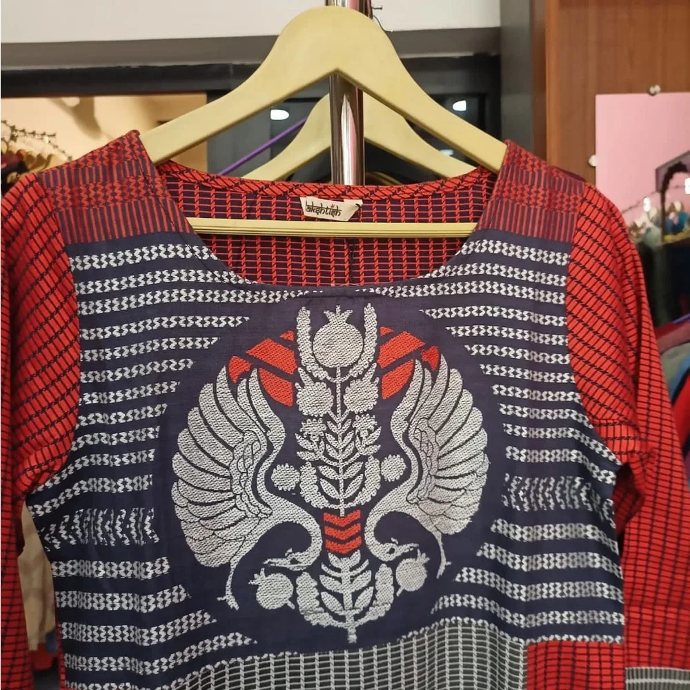 Lakshtish cotton kurti - Picture 4 of 4